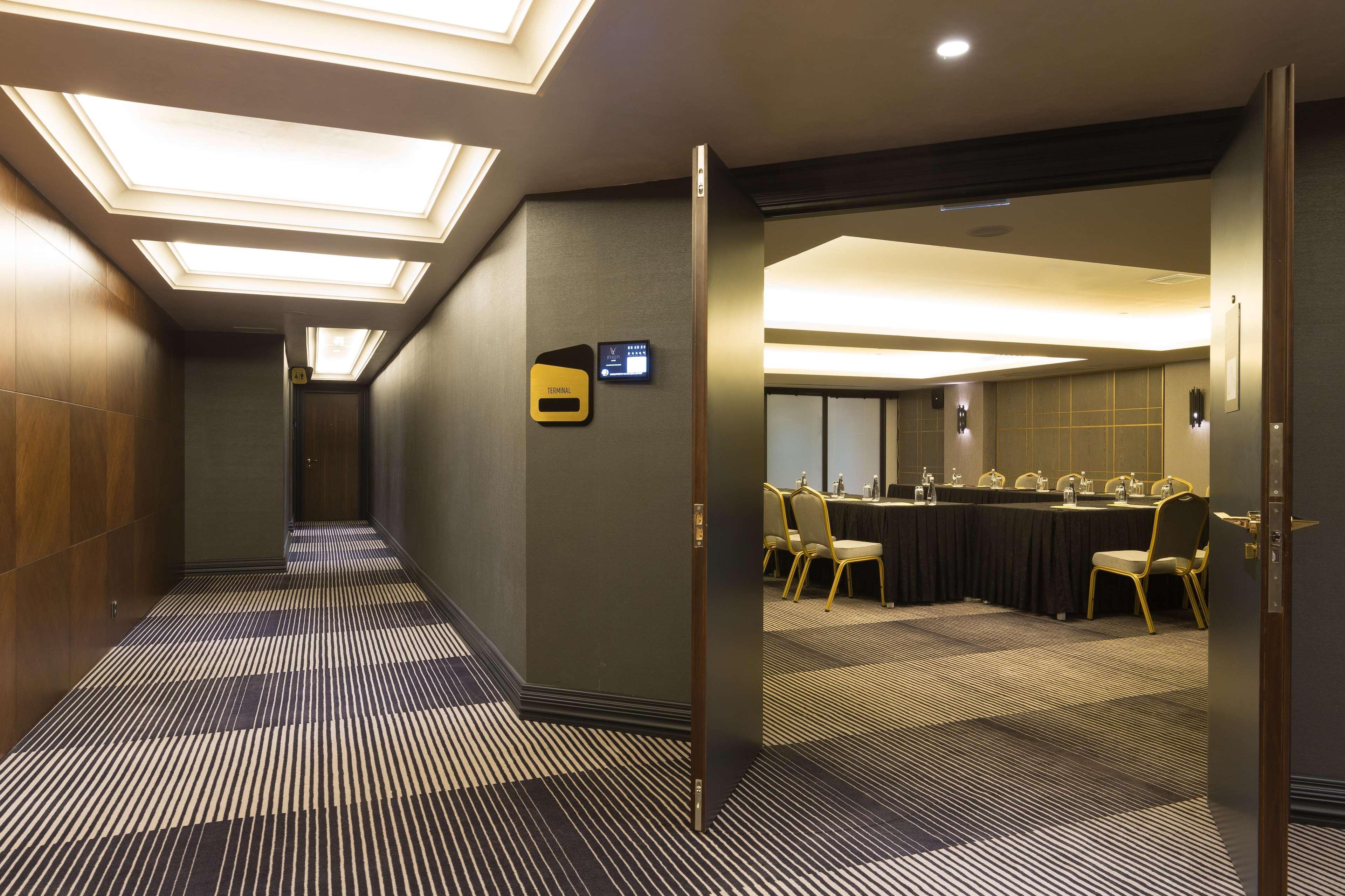 Doubletree By Hilton Airport Hotel İzmir