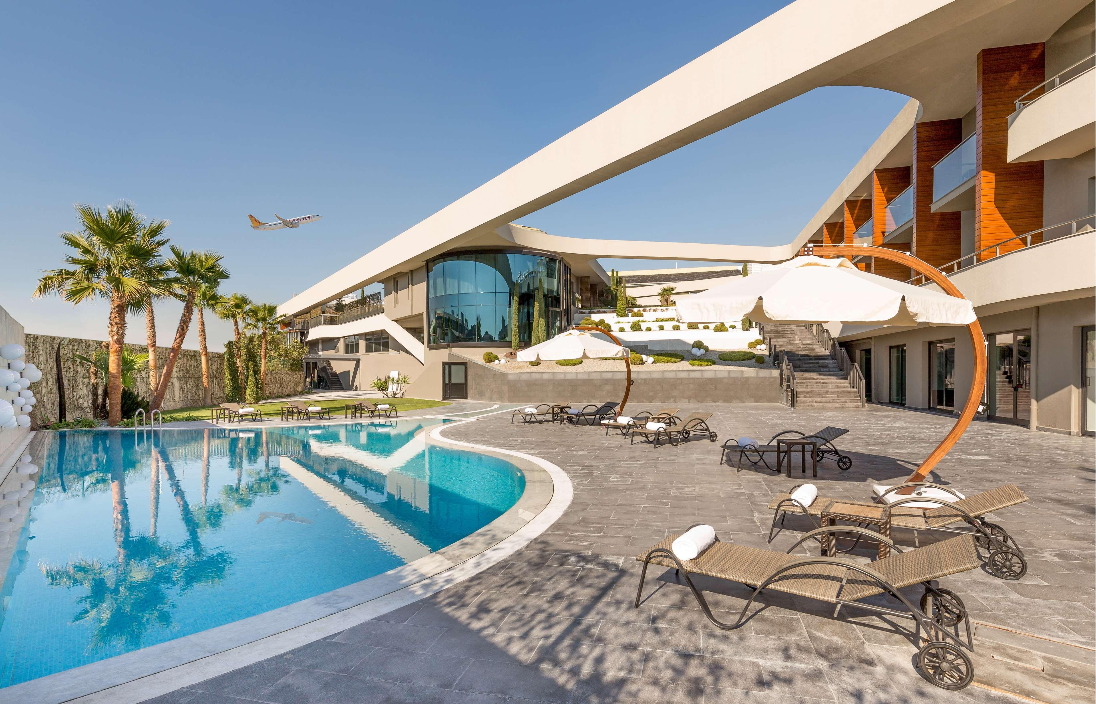 Doubletree By Hilton Airport Hotel 4*
