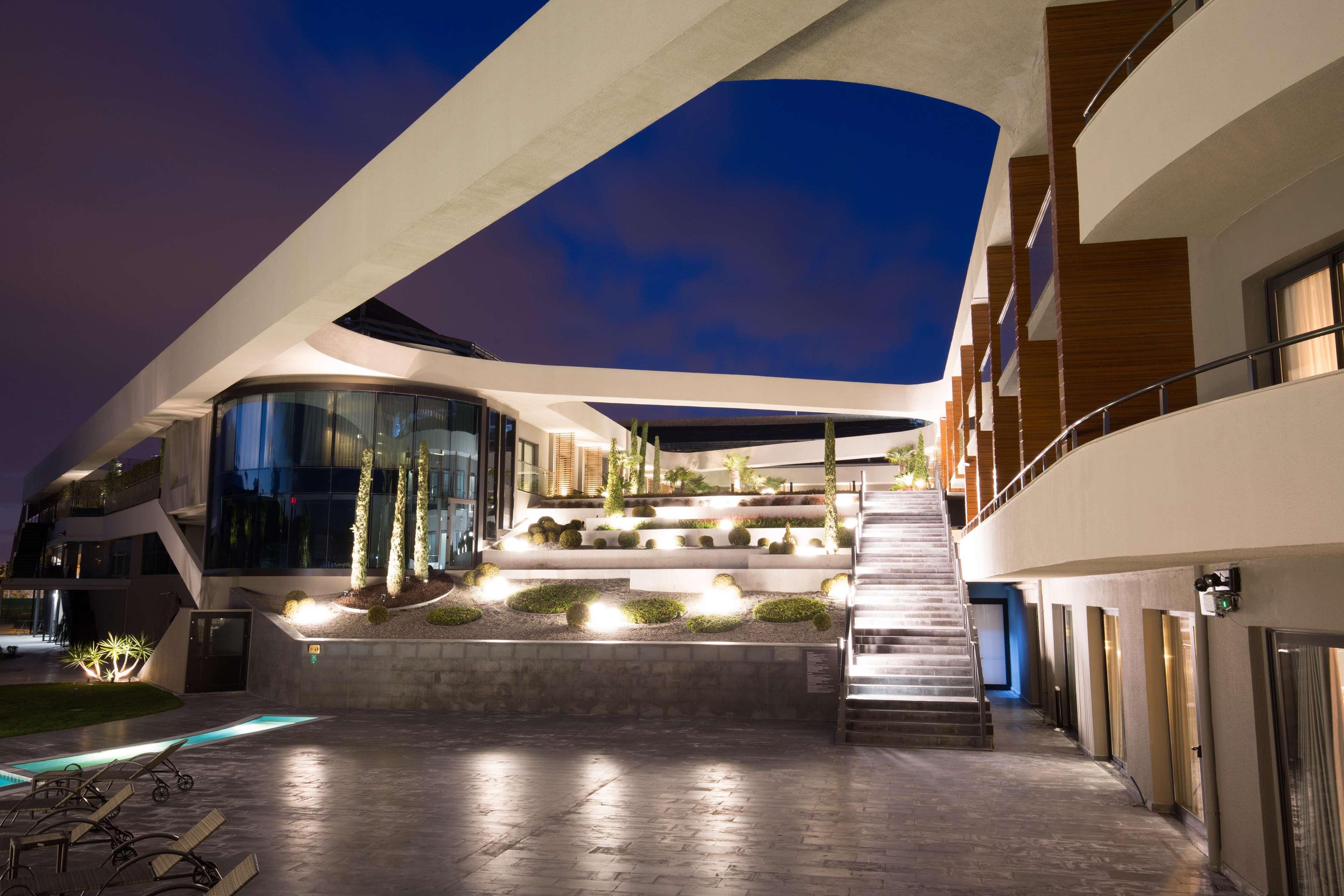 Hotel Doubletree By Hilton Airport 4*
