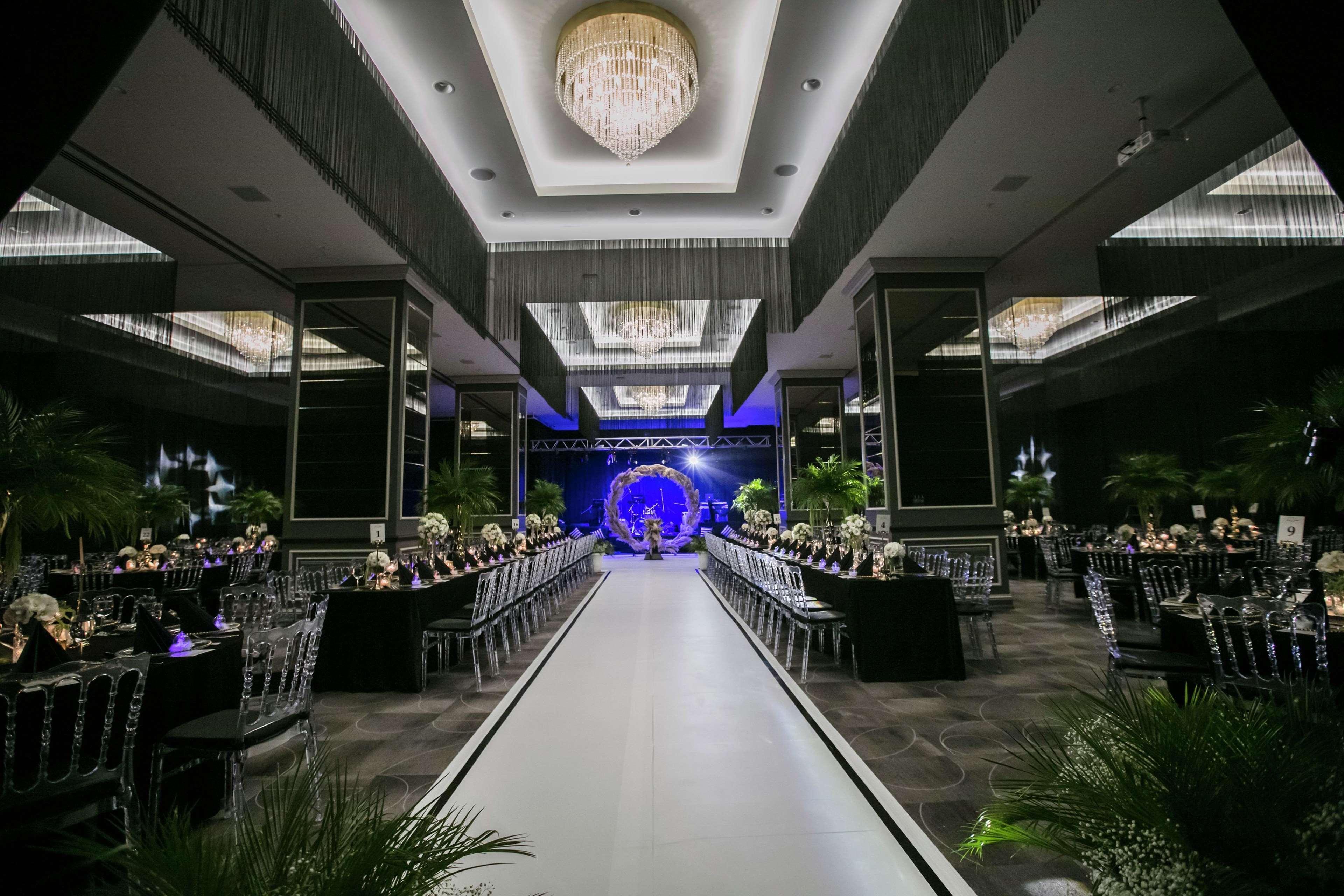 Hotel Doubletree By Hilton Airport