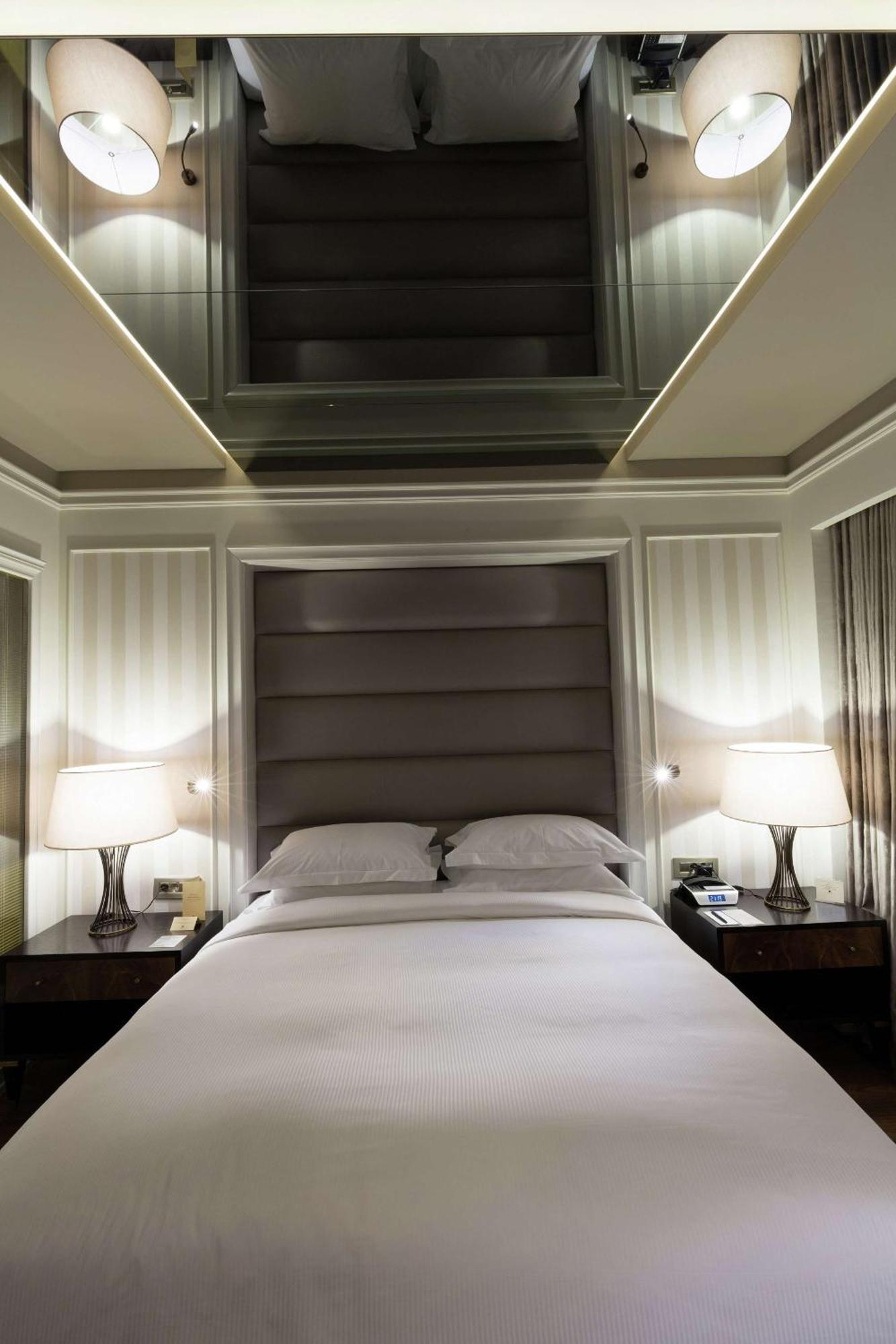 Готель Doubletree By Hilton Airport