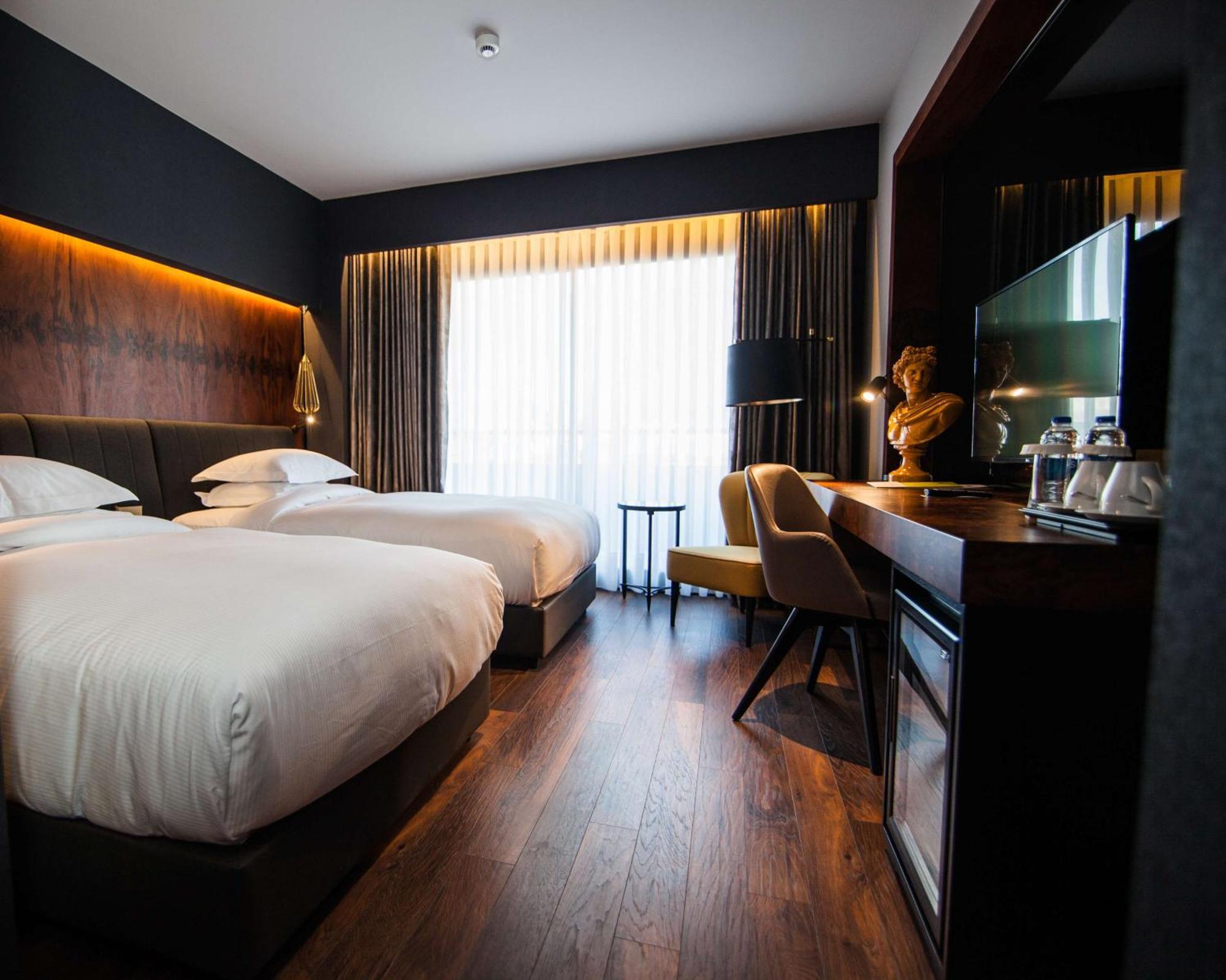 Hotel Doubletree By Hilton Airport 4*
