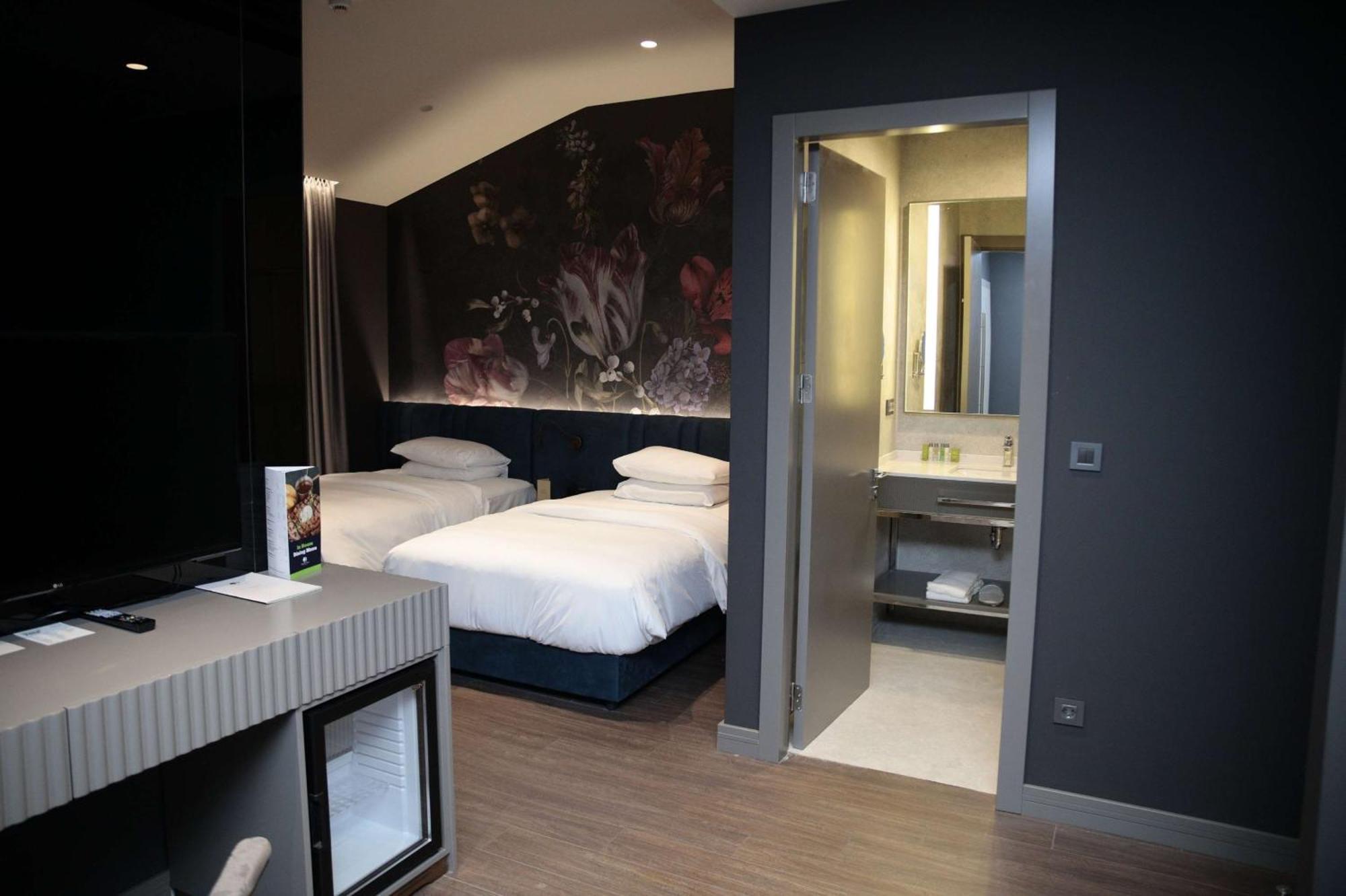 Hotel Doubletree By Hilton Airport 4*