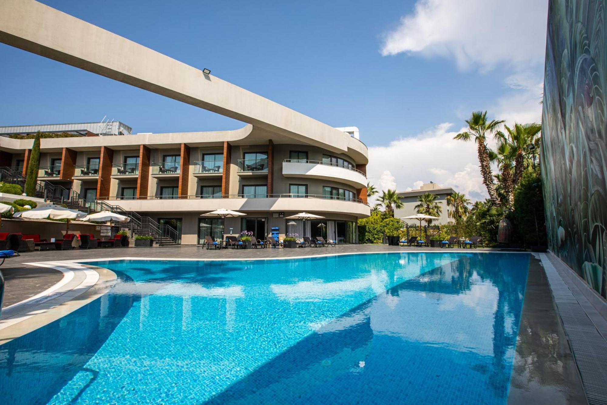 Doubletree By Hilton Airport 4* İzmir